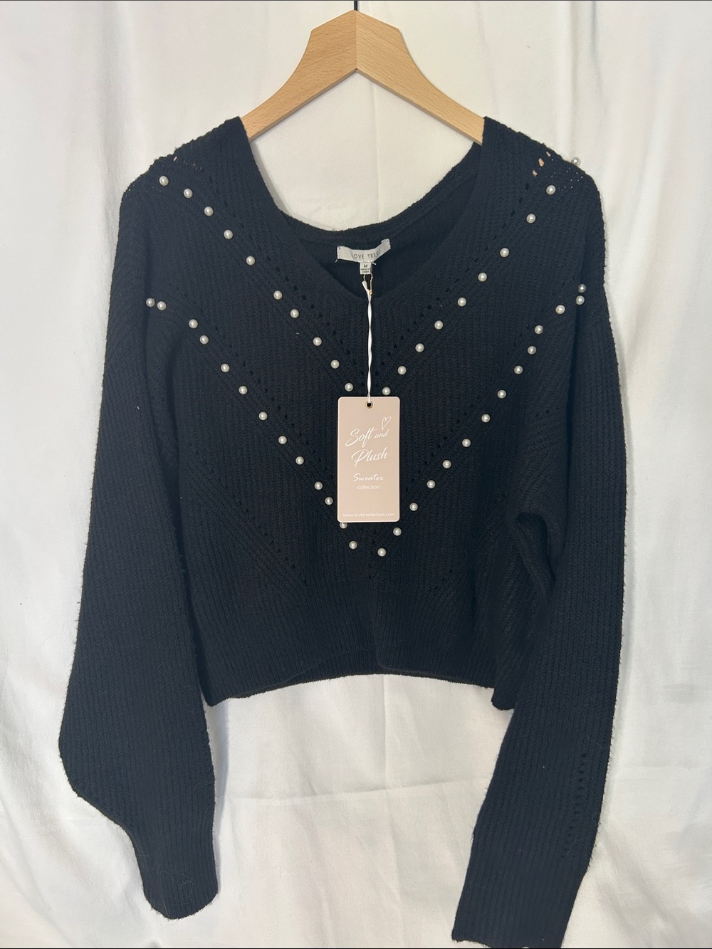 Love Tree Black V-Neck Pearl Detail Cropped Sweater